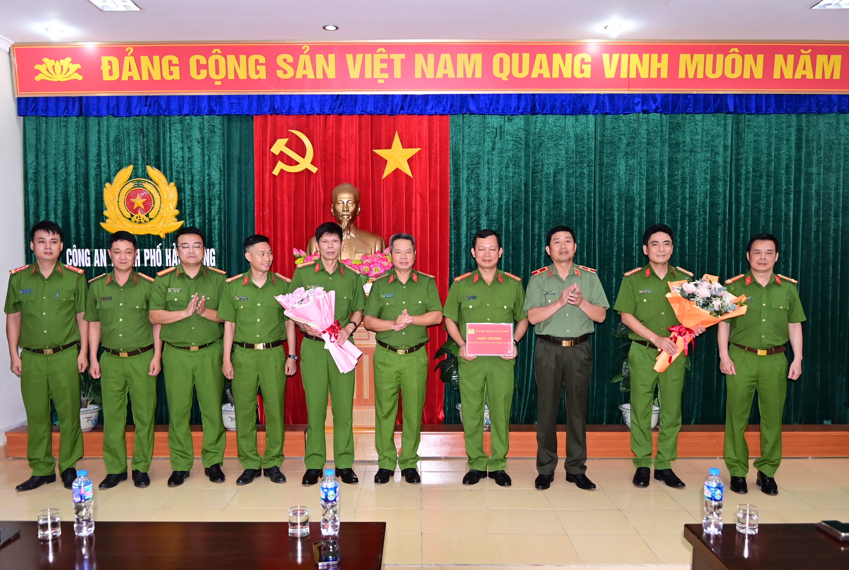 Khen thưởng đột xuất các lực lượng  triệt phá đường dây lạm dụng chức vụ quyền hạn chiếm đoạt tài sản tại Trường Cao đẳng GTVT Trung ương II